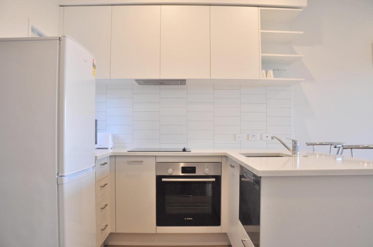 Stunning Townhouse - Walking To Botany Shopping Center Apartment Оукланд Екстериор снимка