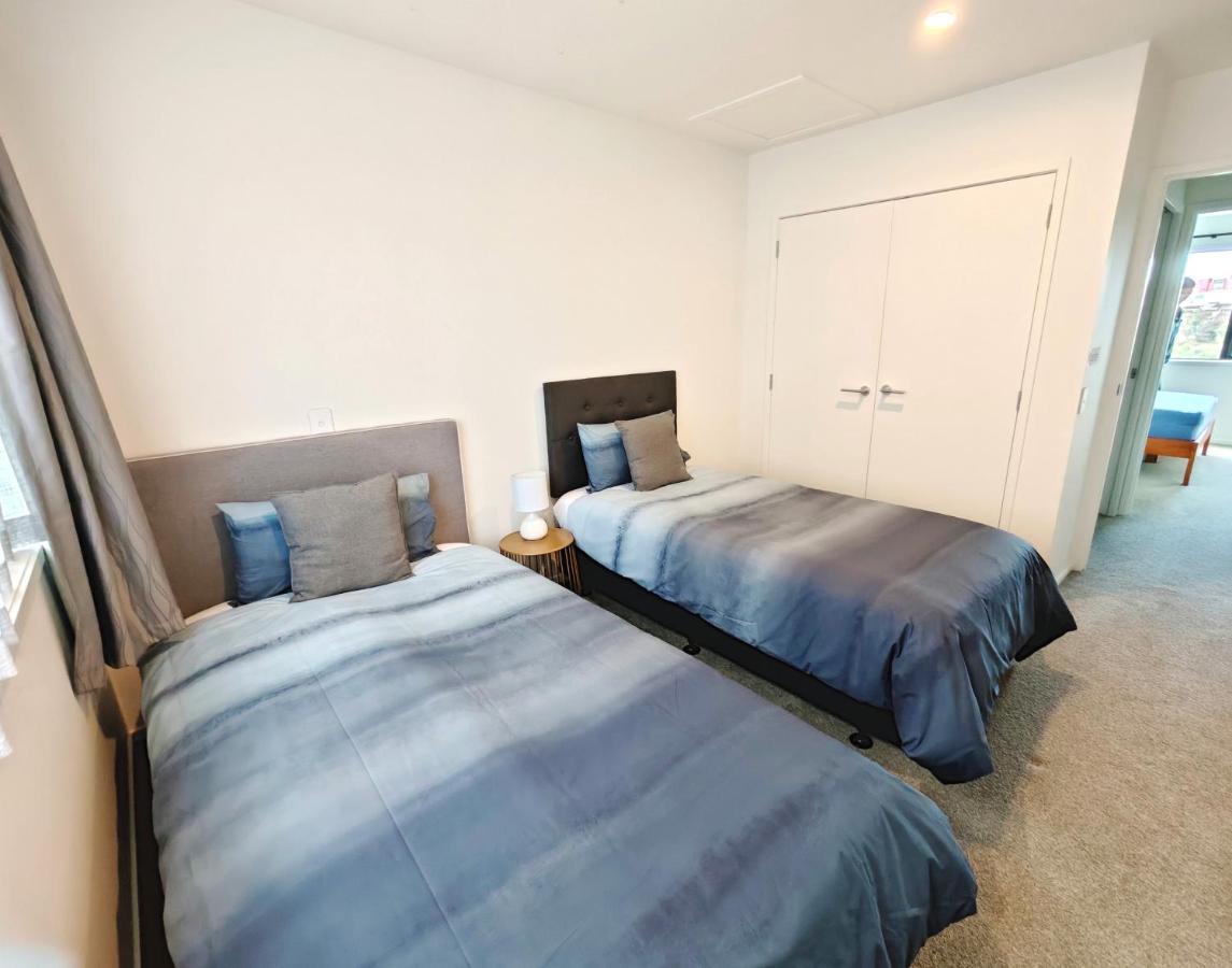 Stunning Townhouse - Walking To Botany Shopping Center Apartment Оукланд Екстериор снимка